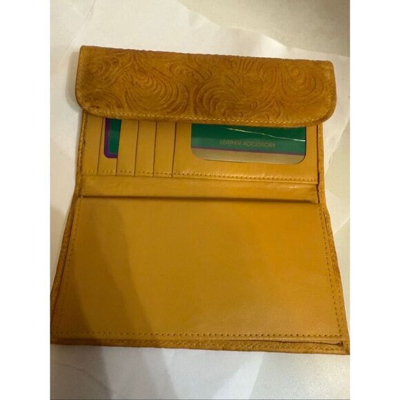 Michael Stevens Women's Tooled Genuine Leather Checkbook Wallet Yellow OS NWOT - Picture 3 of 6